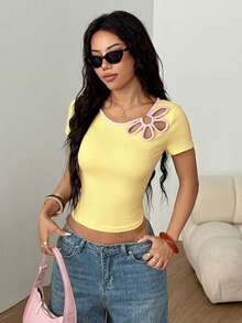 Almamuse 女士圆领撞色滚边可爱浪漫花卉镂空设计短袖休闲T恤 女士休闲装 女士春季装 女士夏季装 女士夏季上衣 可爱上衣 女士夏季可爱紧身衣 - 鵝黃色 - 查看 3