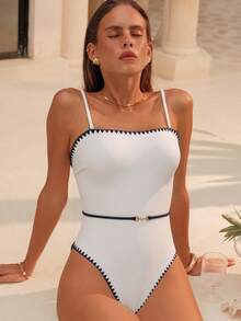 Swim Chiccia 女士夏季沙滩复古黑白撞色花蕾工艺罗纹连体泳衣细肩带珍珠腰带修身度假泳装 - 白色 - 查看 5