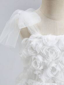 Vestido de niña con tirantes de malla y flores 3D - Blanco - Ver 5