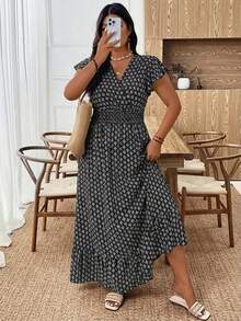 SHEIN Tall CURVE 优雅通勤度假风休闲女装时尚花卉图案百搭舒适褶皱荷叶边短袖弹力腰长连衣裙，白色，大码及高个款 - 黑色 - 查看 6