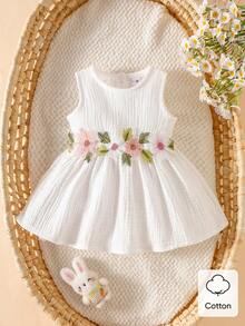 SHEIN 0-12M 新生女嬰無袖純棉花卉刺繡洋裝 可愛夏季淺粉色嬰兒套裝 婚禮賓客洗禮派對服飾 - 白色 - 查看 3