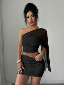 Selianne Conjunto de 2 piezas de falda mini ajustado fruncida en la cintura y top bandeau de malla transparente sexy para el verano - Negro - Ver 3