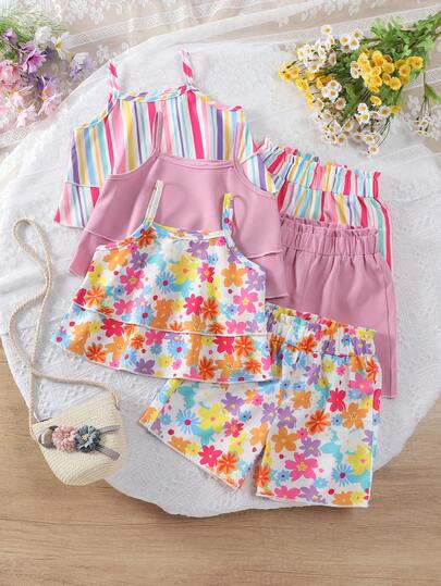 SHEIN Genkimix Kids Bộ 3 món cho bé gái, gồm áo hai dây kẻ sọc dệt họa tiết, viền bèo nhún đôi và quần short cạp chun có viền bèo nhún, có các màu be, xanh lá cây và tím, thích hợp cho các hoạt động thể thao ngoài trời và dạo chơi thường ngày, phù hợp cho bé từ 4-7 tuổi.