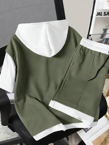 Manfinity Hypemode Camiseta de manga corta con capucha y bloqueo de color con cordón en la cintura y pantalones cortos con cordón en la cintura, conjunto casual diario para hombres - Verde militar - Ver 2