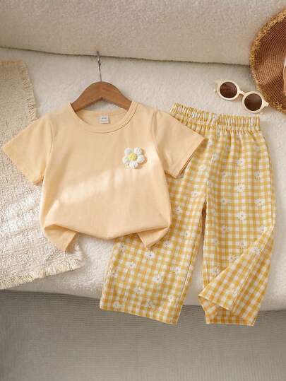 SHEIN Playful Pals Baby Girl 3D Floral Decor Short Sleeve T-Shirt And Plaid Pants Casual Outfit