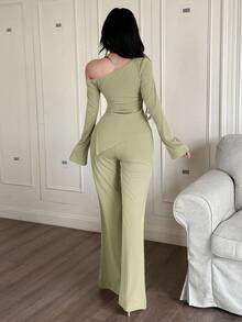 Feyla Women's Solid Color Asymmetric Shoulder Flare Sleeve Cinched Waist Asymmetrical Hem 2 Pieces Set With 3D Floral Decor - Green - View 3