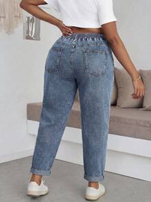 SHEIN Tall CURVE 大码女式休闲弹力腰抽绳牛仔慢跑裤浅蓝色水洗卷边宽松版型夏季街头风大码休闲水洗抽绳腰锥形牛仔裤 - 淺色水洗藍 - 查看 3