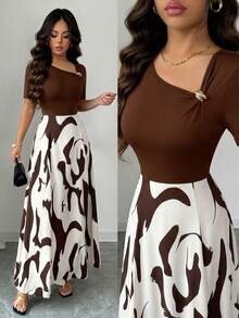 SHEIN Elenzya Abito a-line con scollo a v e vita stretta, con motivo astratto bianco e nero e decorazione con fibbia elegante per uso quotidiano, vacanza, pendolarismo, San Valentino, appuntamento, streetwear, festa, primavera/primavera-estate - Castano - Visualizzare 1