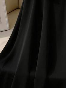 GlowEve 女士雪纺黑色波点系带无袖上衣 + 黑色吊带连衣裙两件套 - 黑色 - 查看 3