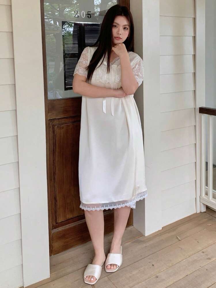 Dazy Plus Plus Size Women Contrast Lace Short Sleeve Bow Decor Elegant Nightgown