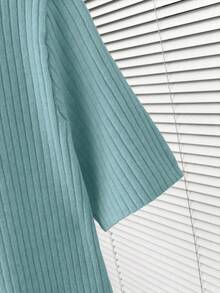 SHEIN Franclia 新款夏季休闲宽松百搭简约优雅柔软Polo衫，适合办公室、工作、通勤等场合，金属纽扣设计，修身剪裁，款式简洁大方，男女皆宜，极简女式开衫 - 薄荷藍 - 查看 5