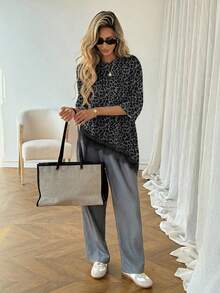 SHEIN LUNE 女士休闲豹纹不对称下摆蕾丝拼接T恤，百搭日常穿着，春夏休闲上衣，适合度假、夏季、春季、春假及各种场合，包括沙滩装、休闲衬衫、外套和夏季上衣。 - 彩色 - 查看 4