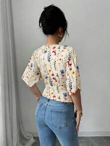 Rafferiza Áo kiểu nữ mùa hè phong cách Pháp cổ điển họa tiết hoa, cổ chữ V, thiết kế thắt eo, đa năng cho kỳ nghỉ và đi làm hàng ngày. - Nhiều màu - Xem 2