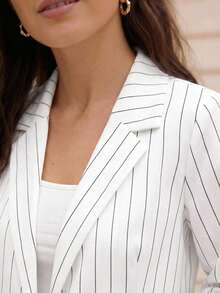 Juhart 大码女式梭织常规早春舒适休闲通勤亚麻黑白条纹长袖西装外套和短裤两件套 - 白色 - 查看 10