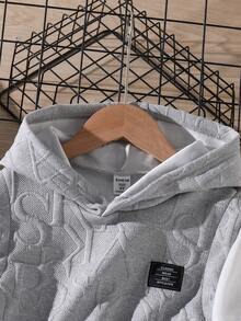 SHEIN Genkimix Kids Bộ đồ hè 2 món cho bé trai, gồm áo thun ngắn tay có mũ trùm đầu bằng vải dệt họa tiết phối màu tương phản, kết hợp với quần short thể thao ghép mảnh, kiểu dáng thể thao phù hợp cho mặc hàng ngày, đi nghỉ mát, chơi thể thao, đi học, nghỉ lễ. - Màu Xám nhạt - Xem 7