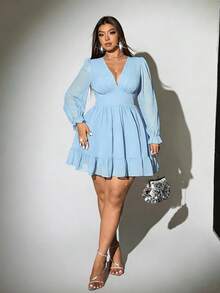 Viva Relle Vestido de talla grande con cuello en V profundo, volantes en el bajo y unicolor - Celeste - Ver 4