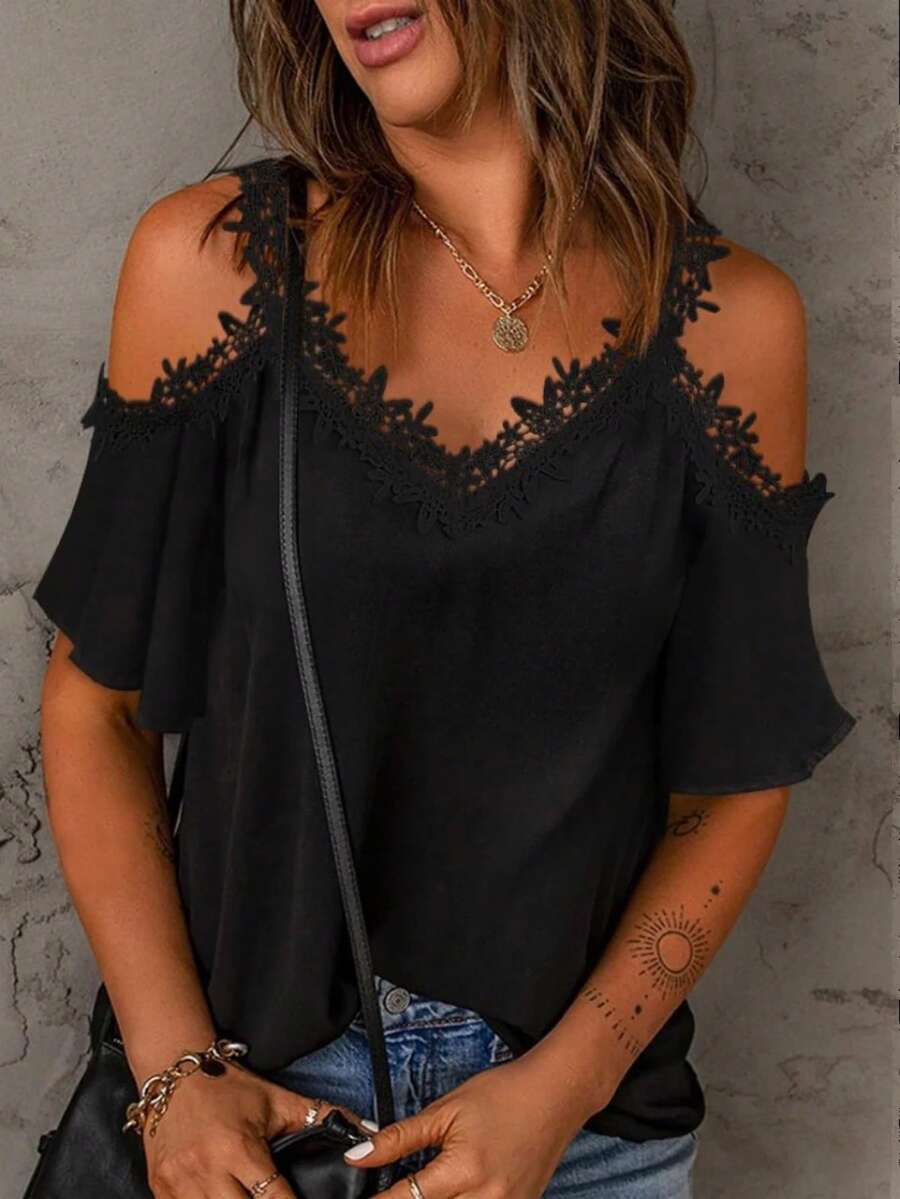 SHEIN LUNE CURVE Camiseta casual de diario con cuello en V y ribete de encaje para mujer de talla grande - Negro - Ver 1