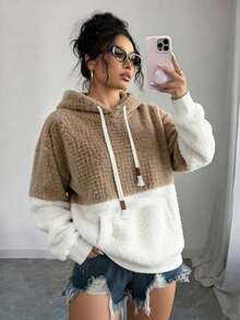 GlowEve 2025 Autumn/Winter Casual Everyday Wear High-End Design Patchwork Contrast Color Hooded Sherpa Fleece Pullover Sweatshirt, Thick & Loose Fit, Versatile - Multicolor - View 2