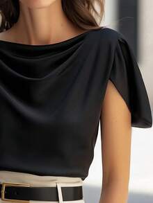 Ellegaria. 女士优雅黑色衬衫，适合春夏外出穿着 - 黑色 - 查看 4