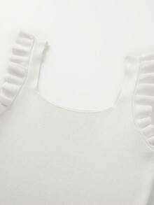 SHEIN 新款复古浪漫度假欧美风高端设计方领露背性感米色针织修身中长连衣裙，饰有精致荷叶边下摆，无袖，休闲百搭；简约纯色个性高腰紧身派对鸡尾酒会针织毛衣连衣裙，女士款 - 白色 - View 10