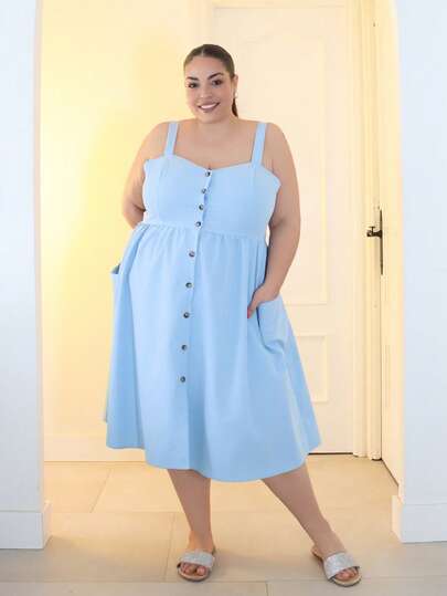 Pretty and Ole Sommerliche Freizeitkleidung in großen Größen Einfarbig, großen Taschen und vorderen Knöpfen