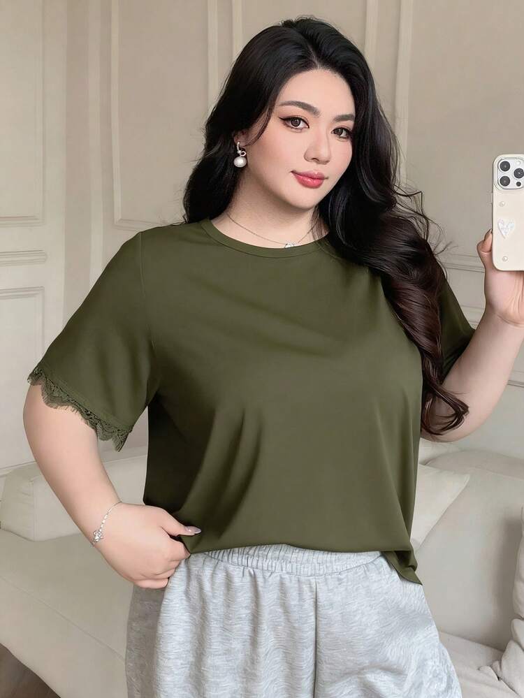 Dazy Plus Black Loose Fit Round Neck T-Shirt With Lace Trim Sleeves