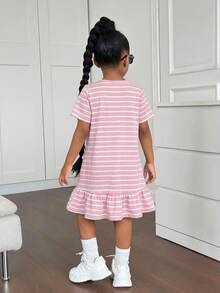 SHEIN Gaun Rajut Leher Bulat Motif Hati Bergaris untuk Anak Perempuan, Anak-anak - Baby Pink - View 2