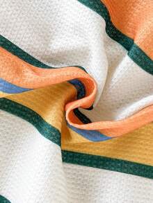 SHEIN Vintaside Kids 男婴夏季百搭休闲短袖简约上衣搭配时尚水洗牛仔短裤套装，适合日常穿着、家庭露营、外出就餐或购物。 - 彩色 - 查看 7