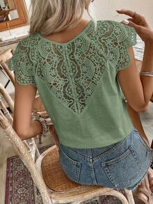 SHEIN Frenchy Áo thun trơn màu mùa hè với họa tiết ren và cổ chữ V. Chất liệu ren tan trong nước, cotton tre, thoải mái và thoáng khí, thích hợp mặc hàng ngày, đi làm, đi nghỉ mát, phong cách cottagecore, mùa cưới. - Màu xanh lá cây đậm - Xem 3