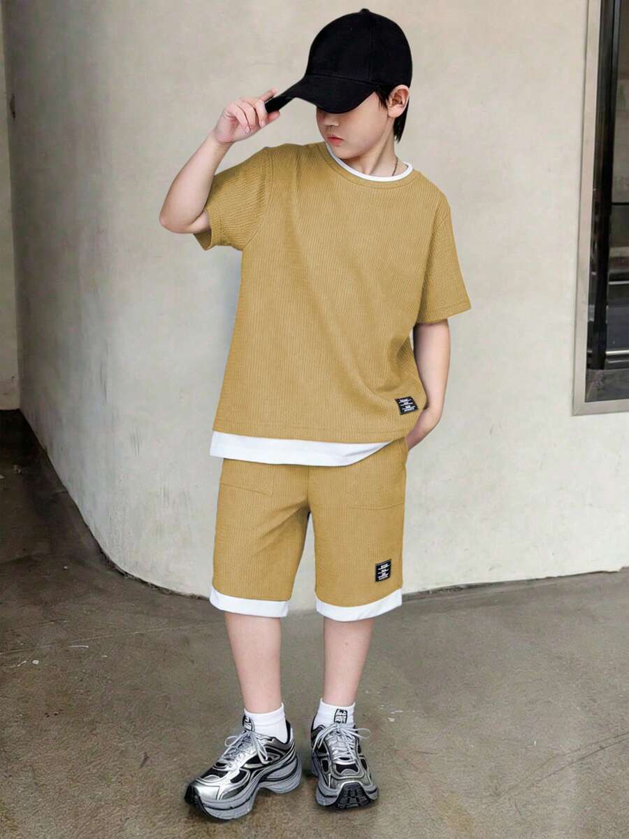 SHEIN Mirajuku 2pcs/Set Toddler Boys' Colorblock Round Neck Short Sleeve Top And Shorts Set - Khaki - View 1