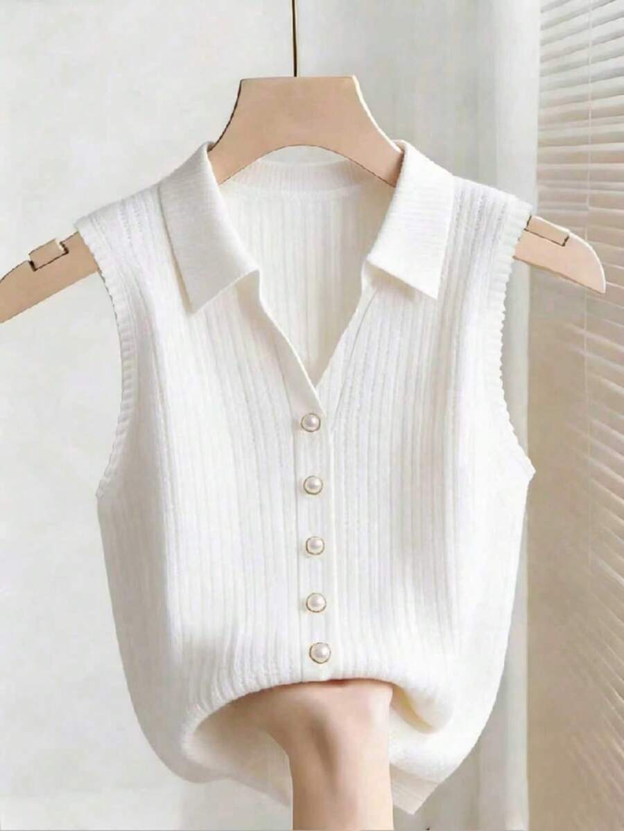 Franclia Áo tank top nữ màu trắng, chất liệu vải dệt kim co giãn cao, cổ polo, cài cúc đính ngọc trai, phù hợp cho đi làm hàng ngày, dự tiệc sang trọng và mặc ở nhà. Thích hợp cho mùa đông, hè, xuân, ngày lễ tình nhân, lễ hội, đi biển, dự tiệc, sinh nhật, tập gym, đi chơi, thanh lịch, nghỉ mát, thường ngày, năm 2006, trang phục tốt nghiệp, trang phục đi làm thường ngày thời trang, trang phục công sở, trang phục thường ngày đa năng và phong cách, trang phục chuyên nghiệp cho giáo viên thành thị.