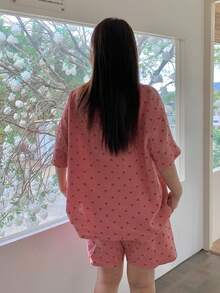 Dazy Plus 爱心印花翻领宽松睡衣套装，包含上衣和裤子 - 西瓜粉 - 查看 2