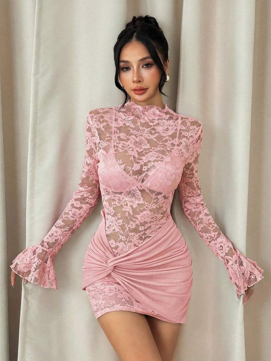 SHEIN PETITE 酒红色性感透视蕾丝迷你连衣裙,适合日常约会、夜间外出、夜店、派对、聚会、鸡尾酒会、泳池派对以及秋冬季穿着。 - 粉色 - 查看 1