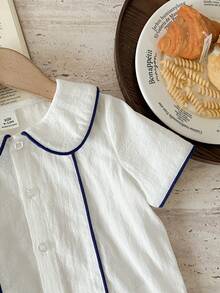 SHEIN Set de 2 piezas Ropa de niño bebé primavera/verano fresca y linda con rayas verdes, incluye camisa de manga corta con cuello y pantalones cortos verdes, adecuado para eventos elegantes, invitado de boda, paje, portador de anillos, boda, cumpleaños, bautizo y baby shower - Azul - Ver 8