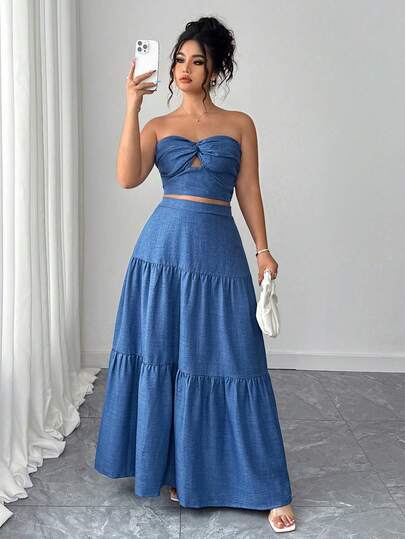 SHEIN Tall CURVE Bộ đồ 2 mảnh dành cho nữ cỡ lớn: Áo quây màu xanh dương thanh lịch và chân váy maxi xếp ly, phong cách nghỉ dưỡng mùa hè.