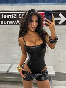 StreetHx Bộ đồ liền thân nữ mùa xuân/hè kiểu Âu Mỹ thời trang, chất liệu giả da cá sấu, co giãn, ôm sát tối giản, cổ thấp, phù hợp cho mặc hàng ngày, dạo phố, dự tiệc, màu đỏ rượu vang. - màu đen - Xem 4