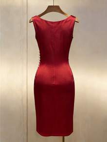 Franclia Champagne Satin Cowl Neck Sleeveless Fitted Dress - Red - View 2
