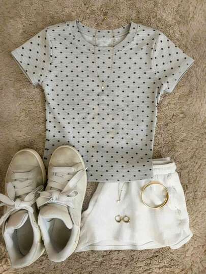 Glimmora Áo thun tay ngắn cổ tròn chấm bi phong cách Y2K cổ điển, thích hợp mặc hàng ngày.