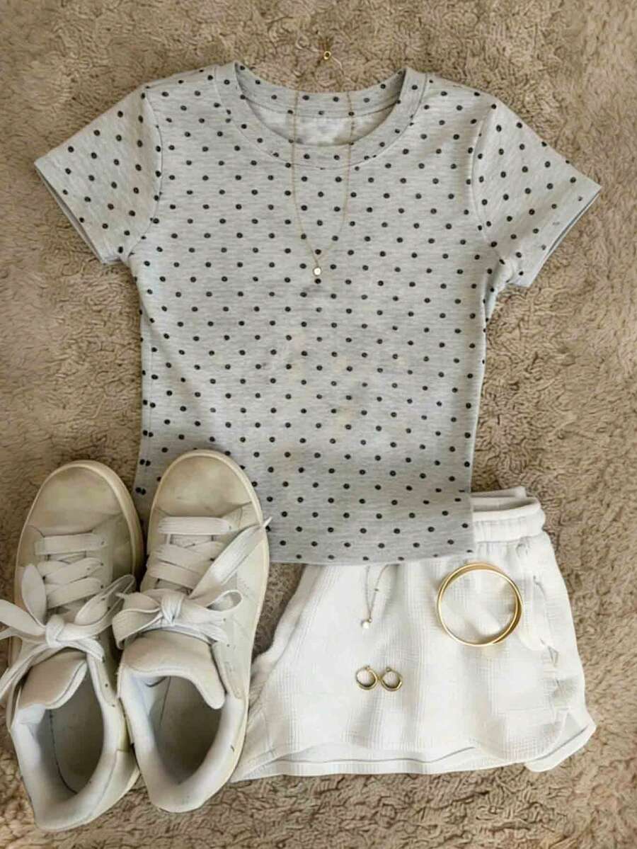 Glimmora Áo thun tay ngắn cổ tròn chấm bi phong cách Y2K cổ điển, thích hợp mặc hàng ngày. - Màu Xám nhạt - Xem 1