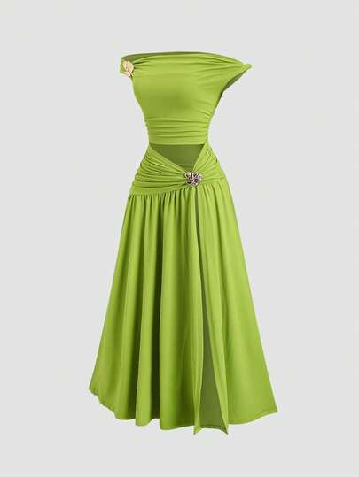 Sweetra Y2K Sexy Off-Shoulder Pleated Metallic Decor Button High Slit Elegant Vacation Maxi Dress