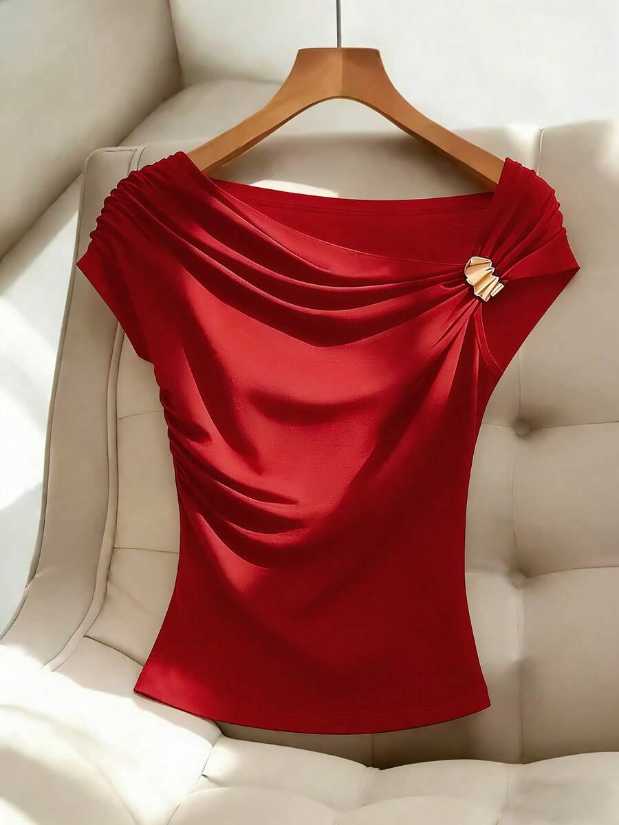 Franclia Women's Asymmetric Neck T-Shirt With Twisted Metal Decor - Red - View 1