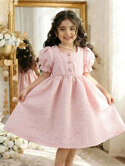 Souflis Souflis Young Girls' French Princess Style White Dress, Made Of Jacquard Textured Fabric With Soft And Layered Feel, Decorated With Pearled Collar, Puff Sleeves, Waist Pleats, A-Line Silhouette, Sweet And Lively, Suitable For Birthday Party, Daily Outings, Spring/Summer Pink Puffy Sleeves Dress Flower Textured Pink Dress Young Girls Dresses Child Dress Vintage Dress For Kids