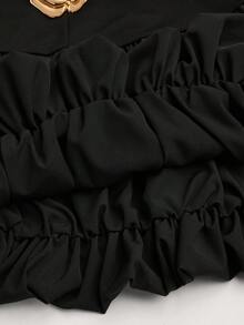 Franclia 经典黑色无袖V领镂空装饰3D金色玫瑰金属纽扣修身腰部褶裥下摆连衣裙，时尚女装 - 黑色 - 查看 7