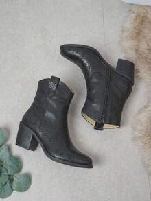 Bota corta negra estilo cowboy con textura tipo reptil - Negro - Ver 4