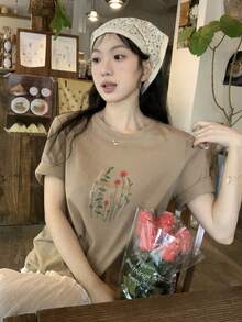 DAZY 女士植物印花圆领短袖休闲百搭T恤 夏季图案T恤 - 卡其色 - 查看 7