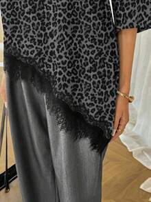 SHEIN LUNE 女士休闲豹纹不对称下摆蕾丝拼接T恤，百搭日常穿着，春夏休闲上衣，适合度假、夏季、春季、春假及各种场合，包括沙滩装、休闲衬衫、外套和夏季上衣。 - 彩色 - 查看 6