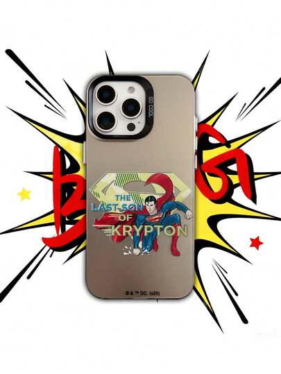 SUPERMAN X SHEIN Süpermen çizgi film desenli, canlı siyah renkte, düşmeye ve parmak izine karşı dayanıklı, PC malzemeden üretilmiş telefon kılıfı. Tatil hediyesi olarak verilebilir ve iPhone XS/XS Max/XR/11, 12, 13, 14, 15, 16 Pro/Pro Max/14, 15, 16 Plus/17/17 Pro Max modelleri için uygundur. Hem erkekler hem de kadınlar için uygundur.