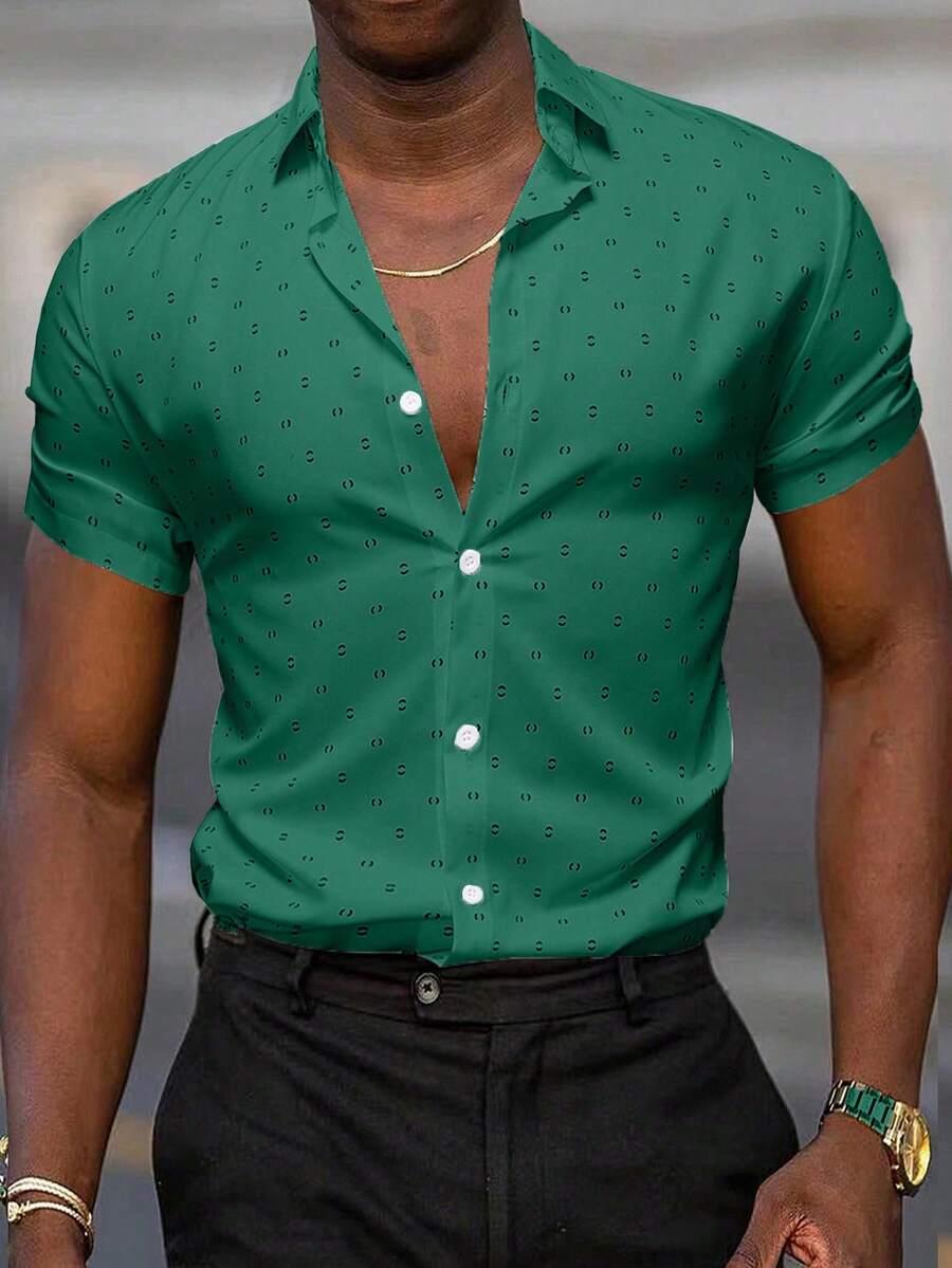 Manfinity Mode Camisa de manga corta de uso diario versátil y casual con estampado todo sobre, formal para hombres - Verde Oscuro - Ver 1
