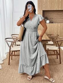 SHEIN Tall CURVE 优雅通勤度假风休闲女装时尚花卉图案百搭舒适褶皱荷叶边短袖弹力腰长连衣裙，白色，大码及高个款 - 黑與白 - 查看 5