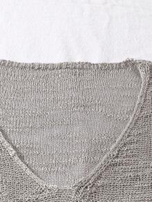 Ritzy Row 女士灰色V领无袖针织上衣，时尚简约百搭度假装 - 灰色 - 查看 4